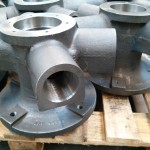 Central bearing housing for the heat exchanger and industrial radiator industry